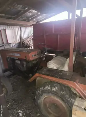 vând tractor 15cp,plug, prășitoare, grapă, circular pt. tractor.