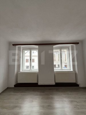 Apartament cu 3 camere, 91 mp, situat in centrul Istoric