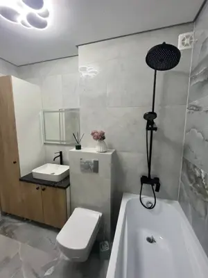 Oferim spre inchiriere garsoniera in zona Coresi - imagine 2