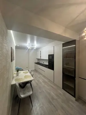 Oferim spre inchiriere garsoniera in zona Coresi