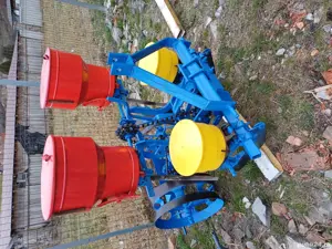 semănătoare de porumb pe 2 randuri mecanica cu si fara fertilizare 