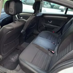 Vand Renault Laguna 3  an 2011 motor1,5 diesel . Pret 3050 Euro - imagine 5