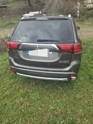 Vand Mitsubishi Outlander  - imagine 3