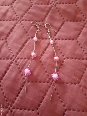 Vand cercei cu biluțe roz