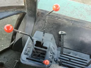 Tractor John Deere 3040 cu incarcator frontal - imagine 6