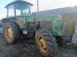 Tractor John Deere 3040 cu incarcator frontal - imagine 2
