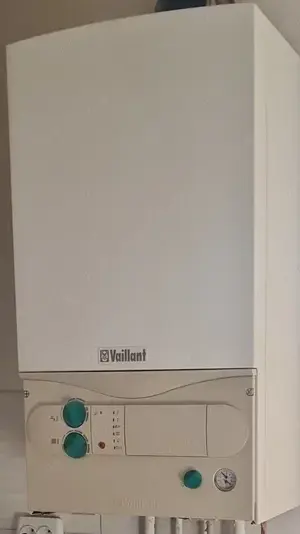 Vând centrală termică de apartament Vaillant SH