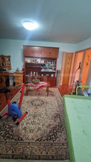 Casa in Centru Civic 4 camere , D +P+ E , PLUS SPATIU COMERCIAL  - imagine 14