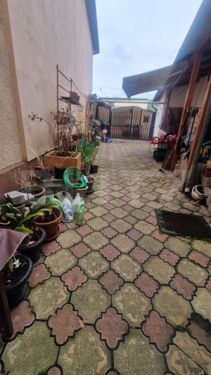 Casa in Centru Civic 4 camere , D +P+ E , PLUS SPATIU COMERCIAL  - imagine 20