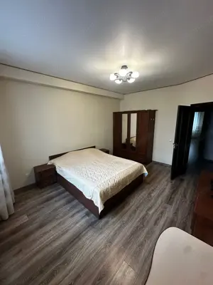 De inchiriat 2 camere in zona Tractorul