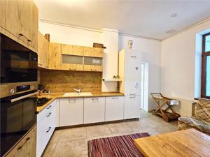 Apartament in casa cu gradina proprie in Centrul Istoric - imagine 14