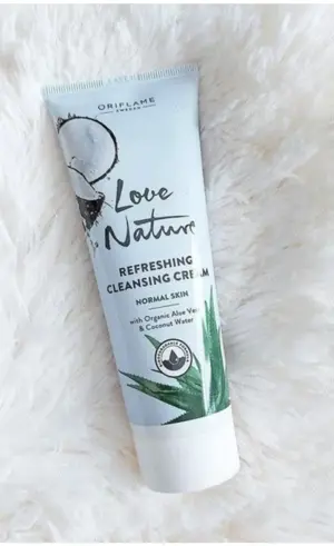 Cremă demachianta Love Nature cu aloe vera Oriflame
