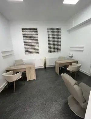 Post de lucru, manichiura pedichiura in salon de infrumusetare - imagine 5