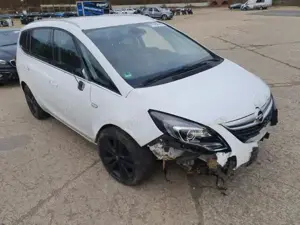 Dezmembrez / dezmembrari piese auto Opel Zafira C an 2013 motor A20DTH 262.452km cutie F40 6+1 trept - imagine 3