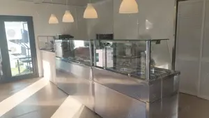 Vând ansamblu de 4: containere - restaurant   Bistro