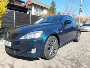 Lexus is 220D an fabricatie 2009