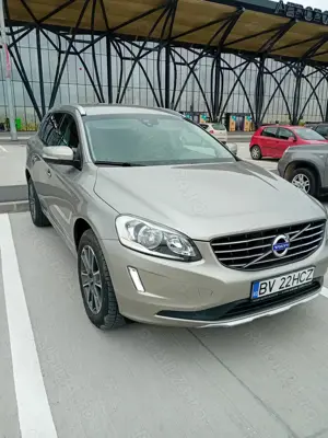 SUV Volvo xc60 Model 2015 - imagine 4