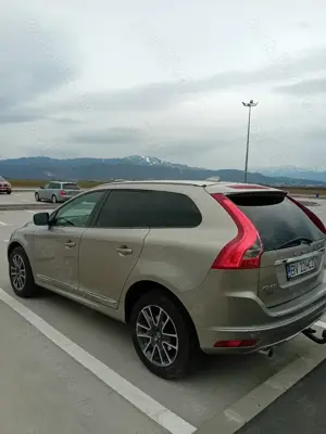 SUV Volvo xc60 Model 2015 - imagine 7