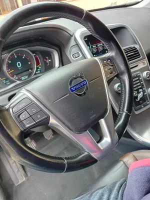 SUV Volvo xc60 Model 2015