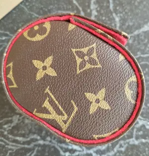 Cutie ceas voiaj cadou transport Louis Vuitton - imagine 2