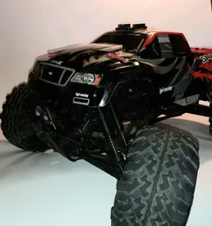 Vând automodel 1 8 hpi savage monster truck