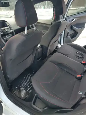  Ford Focus  ST-Line 150cp - imagine 10