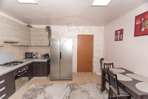 Casa spatioasa cu 6 camere si teren generos – Stefanesti - imagine 4