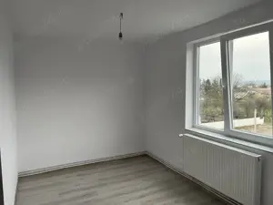 Proprietar, Vând Apartament cu 4 camere, Bulevardul Independenței - imagine 6