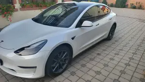 Tesla Model 3 Langstreckenbatterie Allradantrieb 4x4 ,Dual Motor Performance