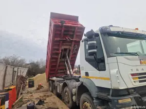 autobasculanta 8x4 de vânzare sau  închiriere 