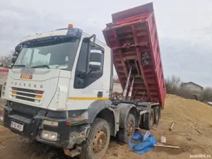 autobasculanta 8x4 de vânzare sau  închiriere  - imagine 3