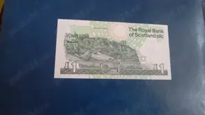 Vand 3 bancnote britanice de câte 1 lira fiecare