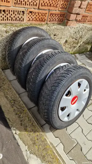 Vând cauciugurii vw polo