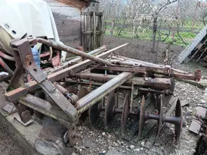 Vand disc tractor purtat in tiranti