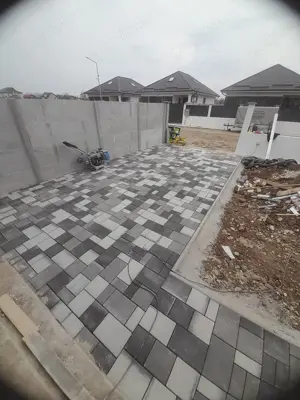 Constructi interioare și exterioare  - imagine 2