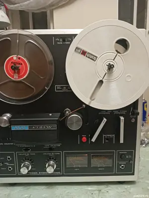 Magnetofon Akai 1721W cu difuzoare de control 
