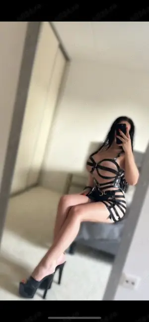  Bruneta siliconata !! Doar 2 zile in orașul tau 