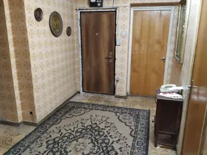 Vând apartament 4 camere decomandate, cu 4 balcoane și o logie, situat la km.0 în Craiova. - imagine 3