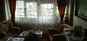 Vând apartament 4 camere decomandate, cu 4 balcoane și o logie, situat la km.0 în Craiova. - imagine 4