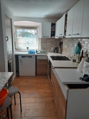 Apartament la casa,  2 camere, semidecomandat, ultracentral - imagine 5