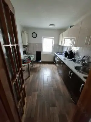 Avantajos ! Vând Apt.4 cam.conf1 decomandat bloc de 4 etaje