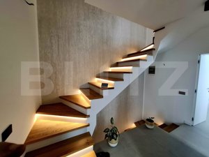 Duplex cu 4 camere, 178 mp utili, cu garaj, panoramă superbă, zona Voronet