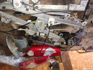 piese renult kangoo 2010, stopuri, macara geam, servo, planetare, butoane geam, usi