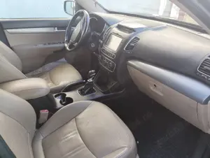 De vânzare KIA Sorento 4x4 - imagine 2