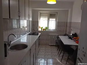 Vand apartament 4 camere  - imagine 2