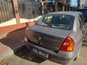 Vand renault clio, 2003, stare foarte buna. - imagine 2 Vand renault clio, 2003, stare foarte buna. - imagine 2