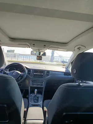 VW Golf Sportsvan Panoramic BMT Highline - imagine 9
