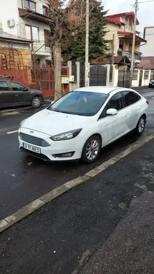 Vând Ford Focus 