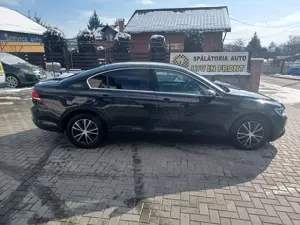 Volkswagen PASSAT 1,6 TDI blue motion 2017 - imagine 2