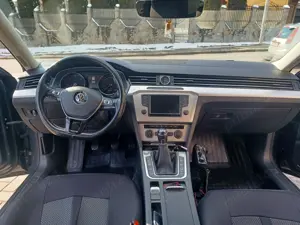 Volkswagen PASSAT 1,6 TDI blue motion 2017 - imagine 7
